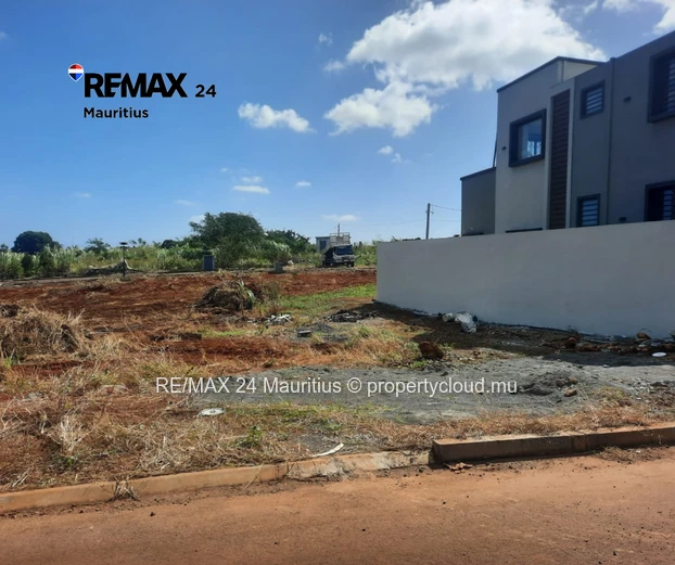Build your dream home in a prime location of Ilot, Pamplemousses.