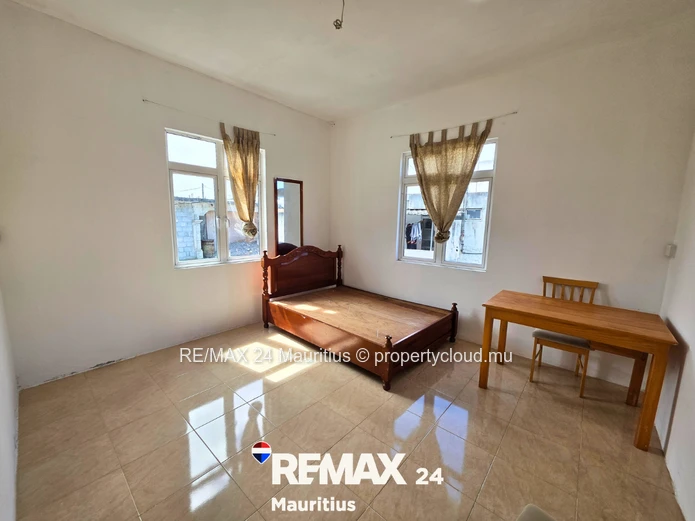 Maison de 5 chambres à Bonne Terre, Vacoas, sur un terrain de 316,5 m², avec terrasse sur le toit of