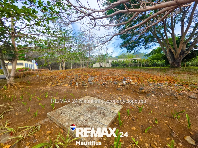 Exclusive Residential Plots with Mountain Views – Rivière Noire