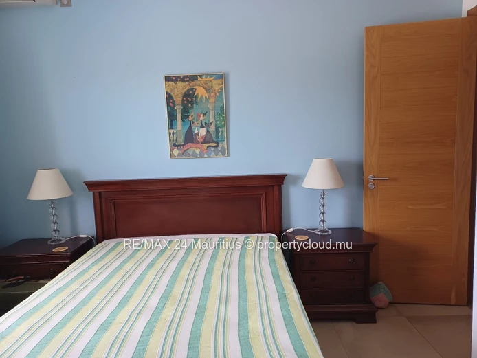 Luxurious 3-Bedroom Apartment in Royal Park, Balaclava