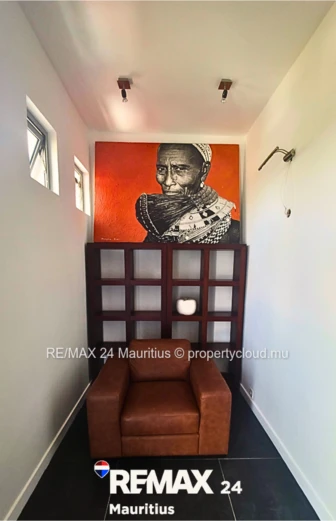 Prestigieuse villa de 300 m², 3 chambre à Pointe aux Canonniers | Piscine & Accès Plage Privé