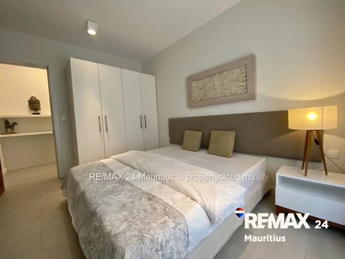 Elegant Townhouse with Sea & Mountain Views in Tamarin