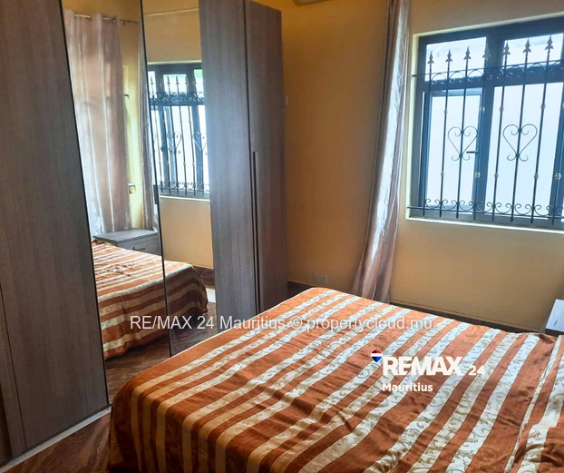 Furnished Family house with pool, walk to the Public Beach