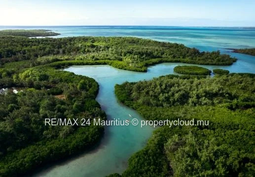 Ground Floor Apartment with Garden andamp; Breathtaking Sea View