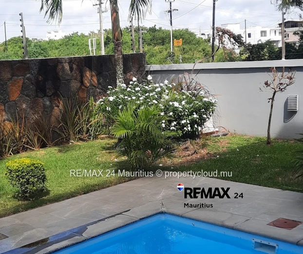 Secured family house within 10 minutes drive to the Beaches and all amenities.