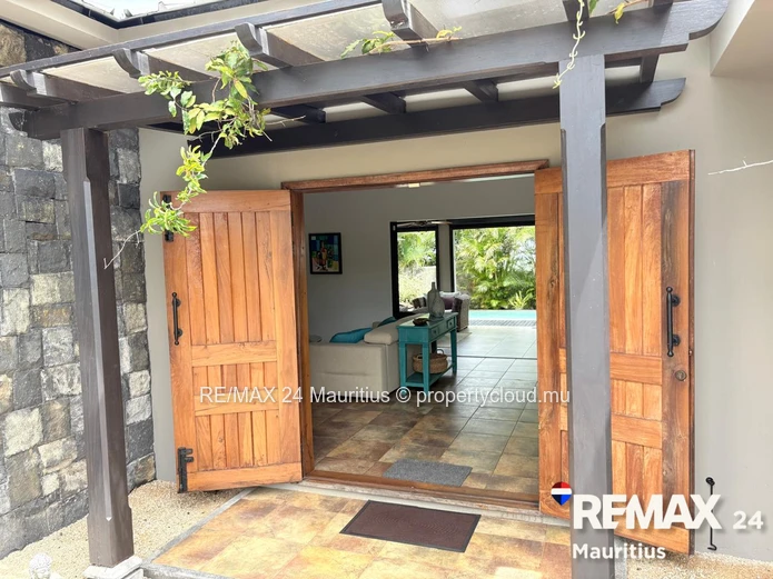 Semi-furnished family home in a secured residence in the North of Mauritius.