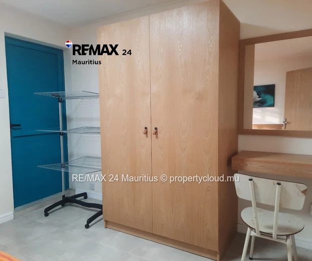 Freshly renovated and fully equipped 4-bed home with common pool in secured residence