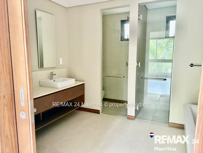 Modern 2-Bedroom Apartment for Sale – Pointe aux Canonniers, Mauritius