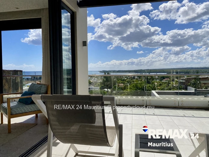 Exclusive Penthouse with Pool and Splendid Views over Tamarin