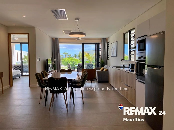 Luxury 2-Bed Apartment with Private Garden in Beachfront Residence