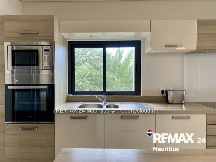 Exclusive Penthouse with Pool and Splendid Views over Tamarin