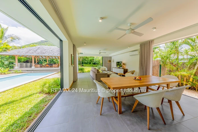 Exceptional 4-Bedroom Villa For A Unique Island Experience