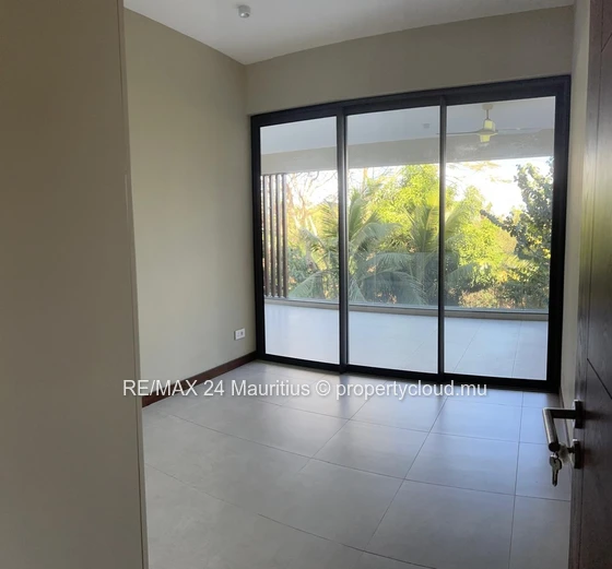 Stunning Two Bedroom Apartment with Private Rooftop Pool in Pointe aux Cannonier!