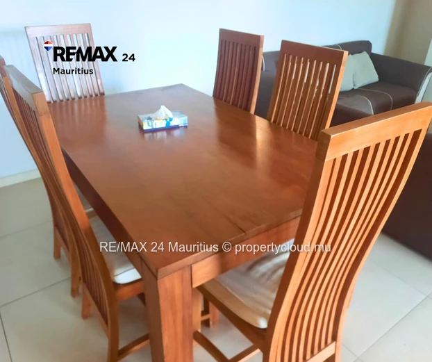 Secured 2nd floor apartment with lift, walk to the Beach!