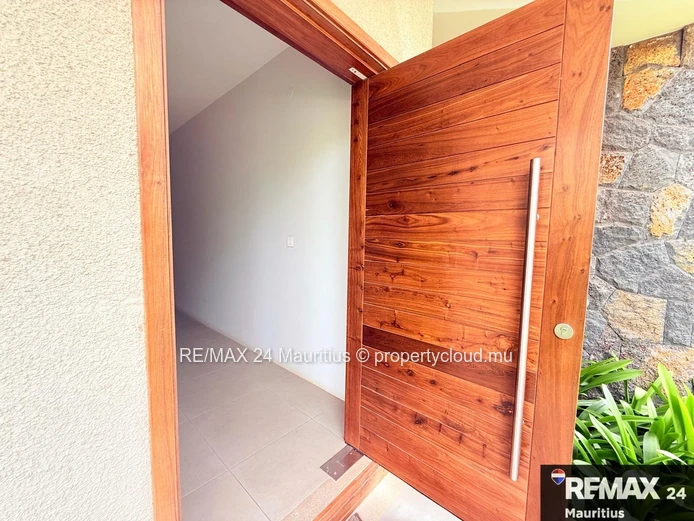 Élégant appartement de 131 m² avec terrasse privée à deux pas de la plage – Pointe-aux-Cannonniers