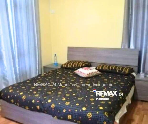 Furnished Family house with pool, walk to the Public Beach