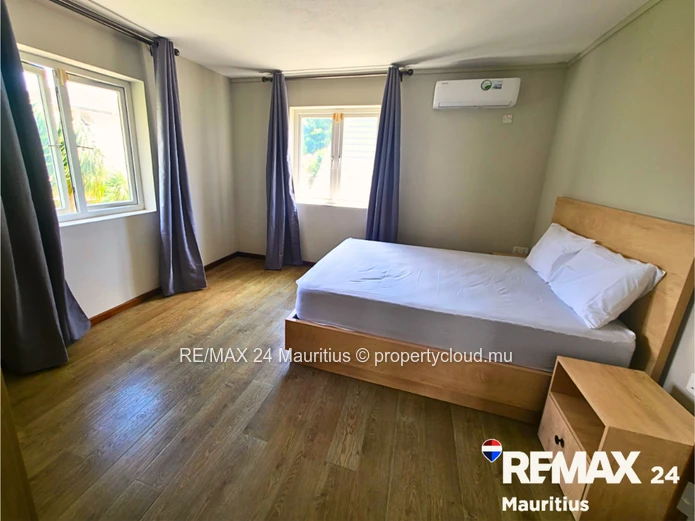 Villa moderne sur 3 niveaux, 4 chambres dont 1 en suite, 3 salles de bains, séjour lumineux,