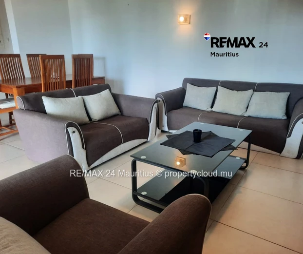 Secured 2nd floor apartment with lift, walk to the Beach!