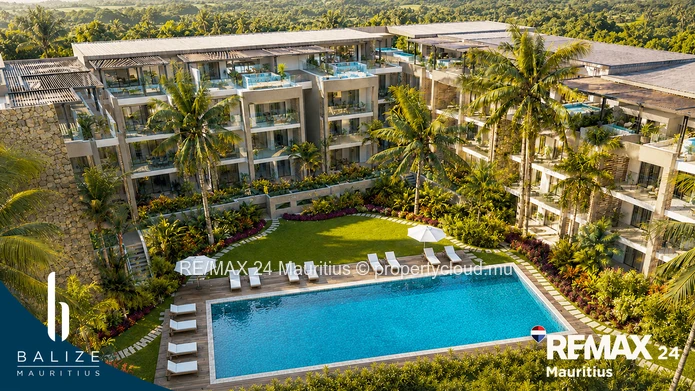 3 Bedroom Penthouse Secure Island Living: Your Coastal Retreat in Bain Boeuf, Mauritius: Private roo