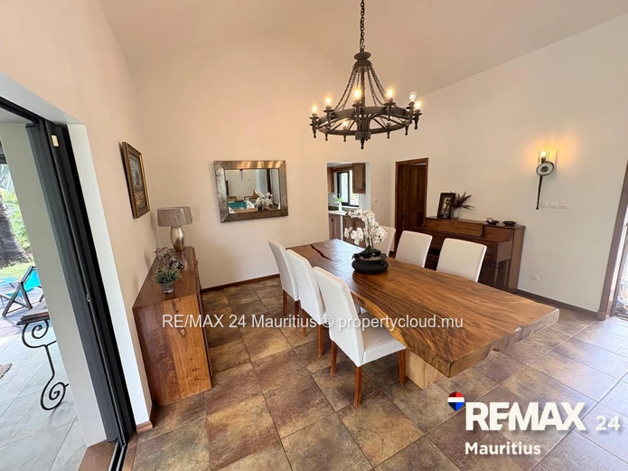 Semi-furnished family home in a secured residence in the North of Mauritius.