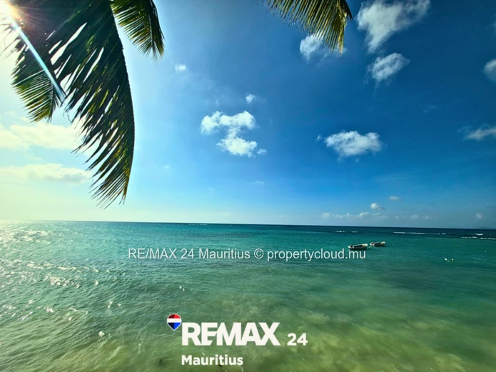 Prestigieuse villa de 300 m², 3 chambre à Pointe aux Canonniers | Piscine & Accès Plage Privé