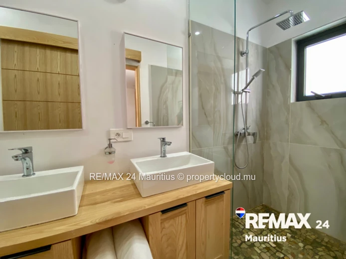 Pet-Friendly Villa for Rent in Tamarin