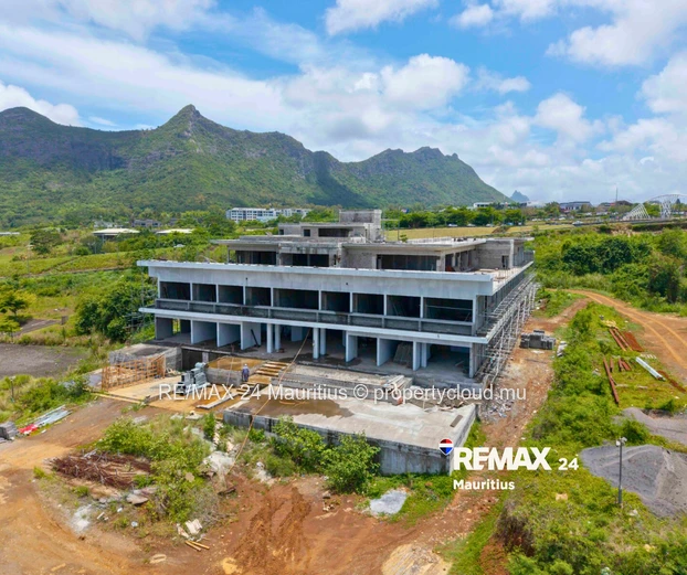 Brand new Showrooms and Office with amenities in Moka Smart City - Green Business Hub