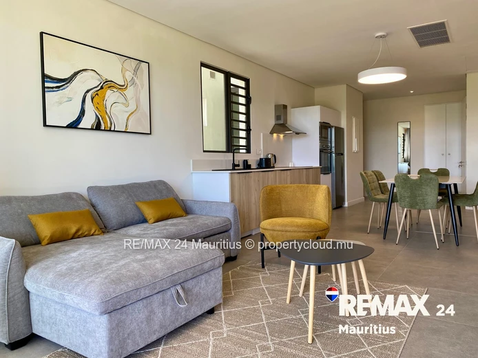 Luxury 2-Bed Apartment with Private Garden in Beachfront Residence