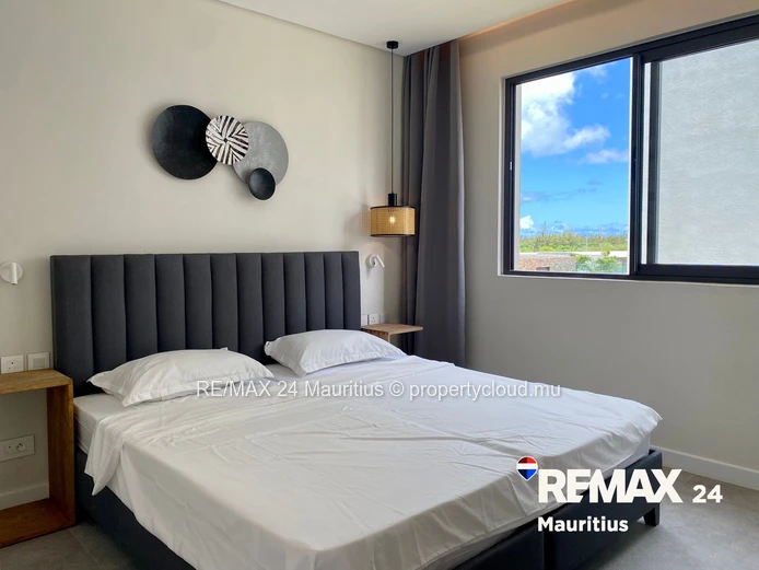 Luxury 2-Bed Apartment with Private Garden in Beachfront Residence