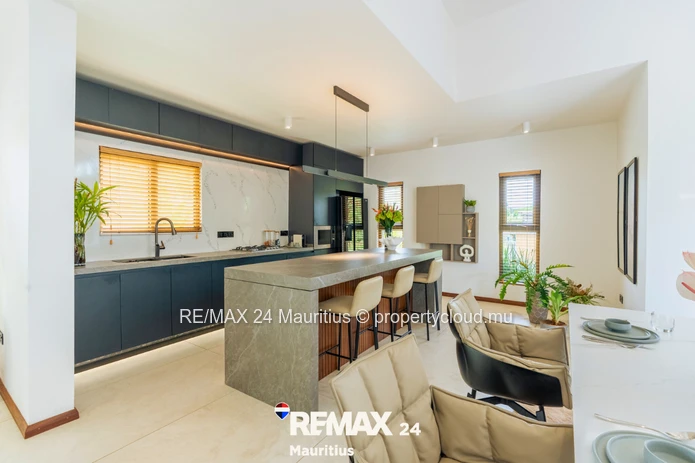 Contemporary 3-Bedroom En-Suite Villas – Secure Residence Steps from the Beach