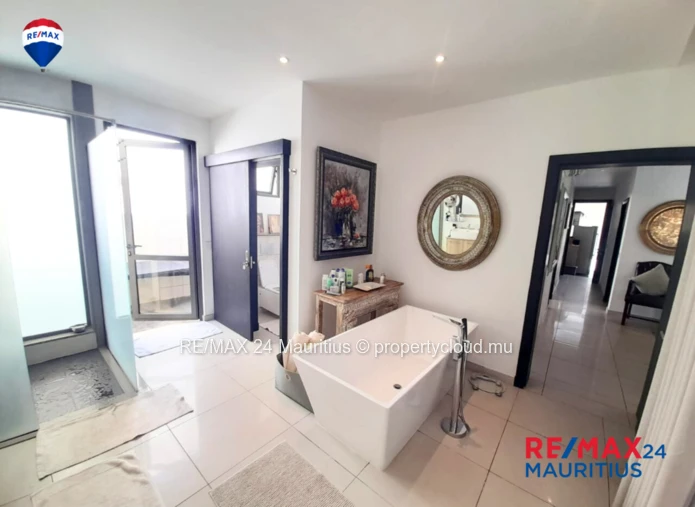 Spacious 3 Bedroom Home with Large Garden &  Pool
