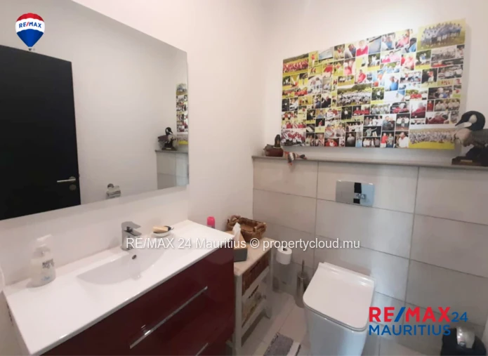 Spacious 3 Bedroom Home with Large Garden &  Pool