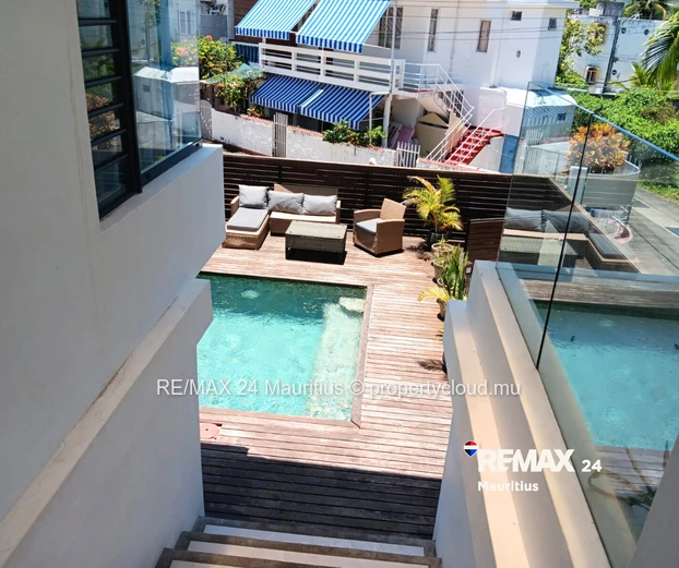 Walk to the softest sandy public beach, Winners super market, bus stops and amenities!