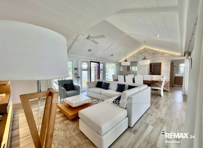 Elegant Villa for Sale – Clos du Littoral, Grand Baie