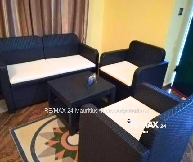 Furnished Family house with pool, walk to the Public Beach