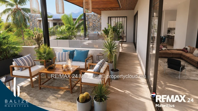 3 Bedroom Penthouse Secure Island Living: Your Coastal Retreat in Bain Boeuf, Mauritius: Private roo