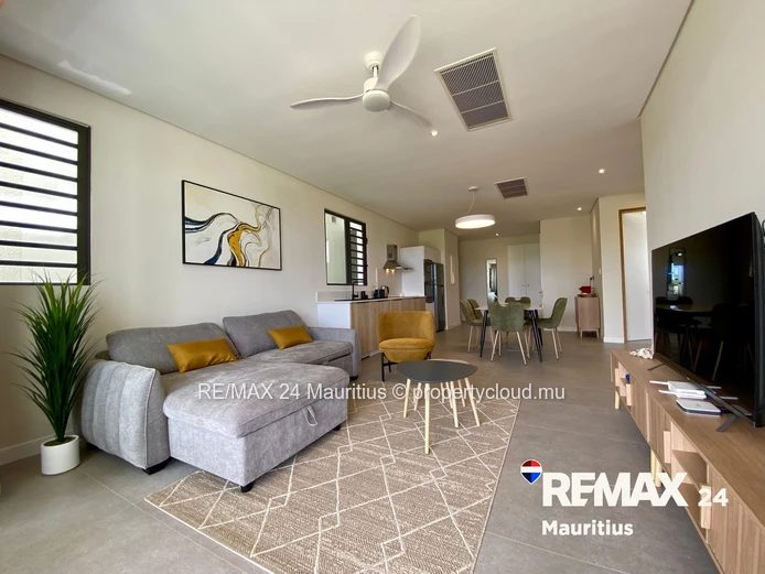 Luxury 2-Bed Apartment with Private Garden in Beachfront Residence