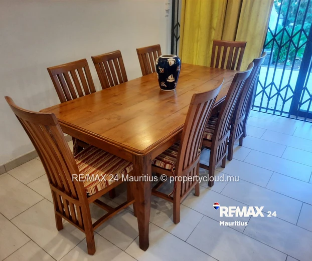 Beachfront duplex villa within walking distance to the Public Beach, hotels and all amenities