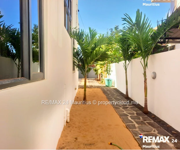 Fully furnished house in a calm and peaceful environment, 10 minutes walk to the sea!