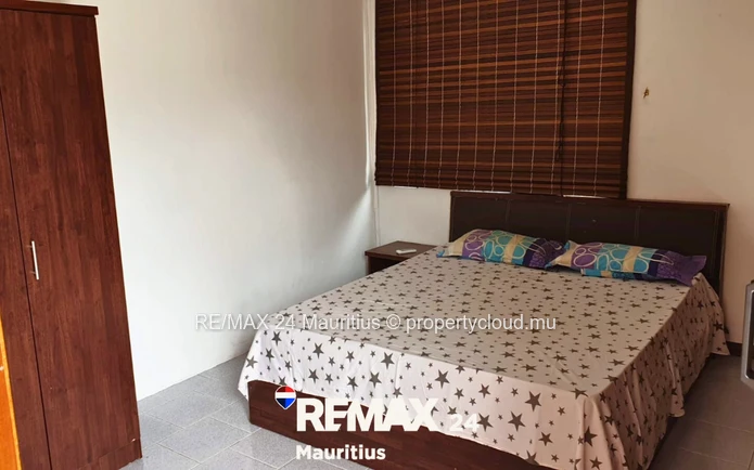 Villa meublée à Flic en Flac – Rs 15M négociable. 3 chambres dont 2 en suite + mezzanine en suite, p