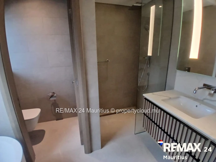 Luxury Coastal Living in Mont Choisy - Elegant Ground Floor Apartment Minutes from the Beach & Golf