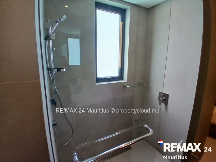 Luxury Coastal Living in Mont Choisy - Elegant Ground Floor Apartment Minutes from the Beach & Golf