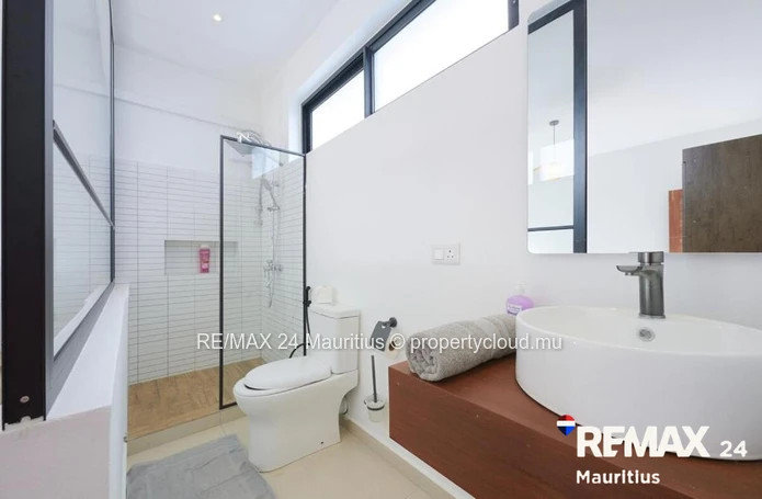 Luxury 3-Bedroom En-Suite Coastal Retreat