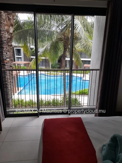 Exquisite 2-Bedroom Apartment with Golf Course Views