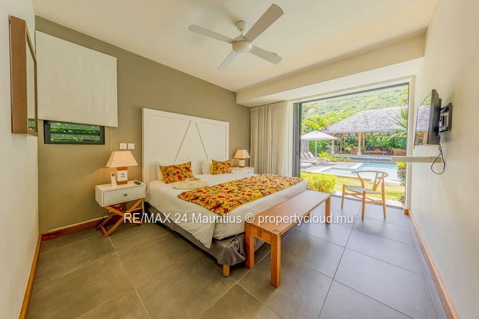 Exceptional 4-Bedroom Villa For A Unique Island Experience