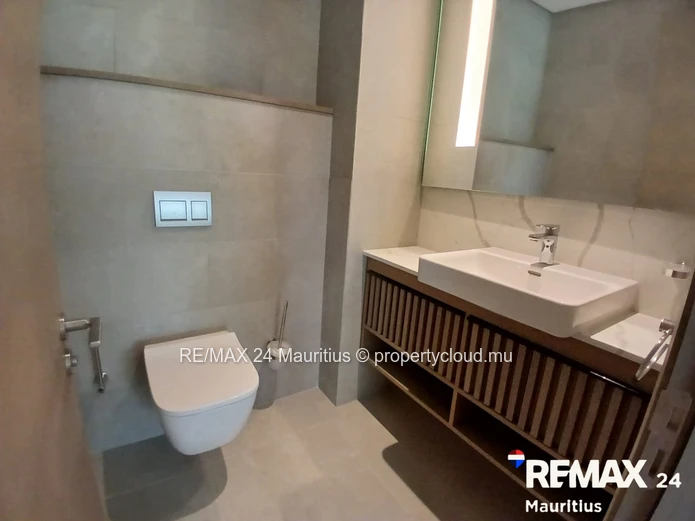 Luxury Coastal Living in Mont Choisy - Elegant Ground Floor Apartment Minutes from the Beach & Golf