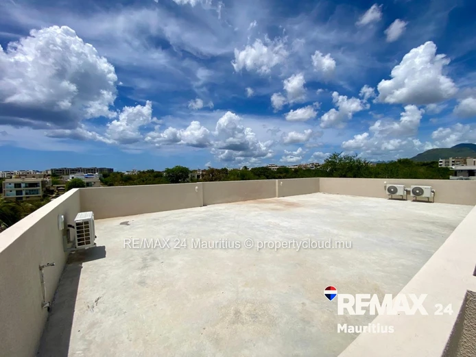 New Furnished Apartment with Private Rooftop in Green Creek