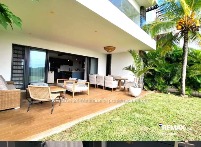 Ground Floor Apartment with Garden andamp; Breathtaking Sea View