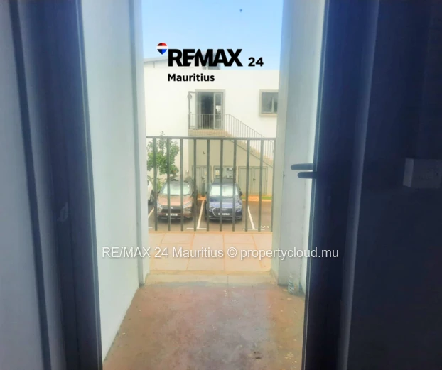 Discover a prime commercial rental/sales opportunity in the vibrant Terre Rouge. 2