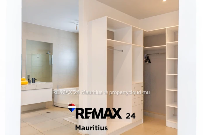 Magnifique Penthouse de 3 chambre en suite vue mer et montage